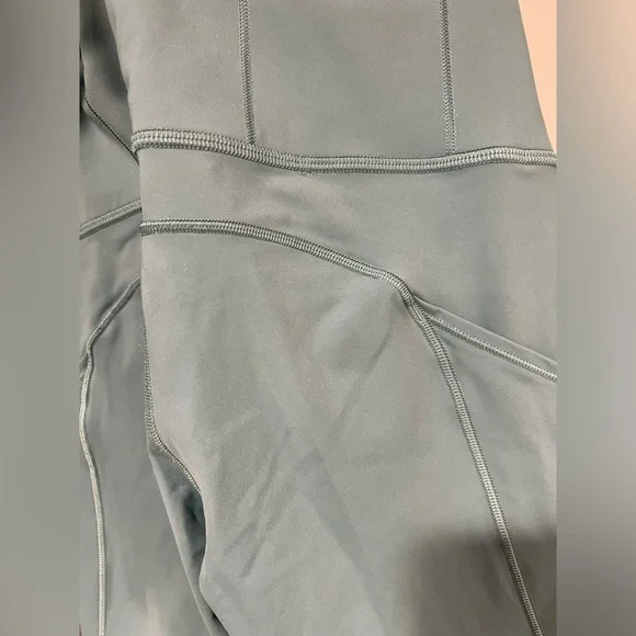 Women’s Lululemon leggings blue size 4. - Picture 7 of 10